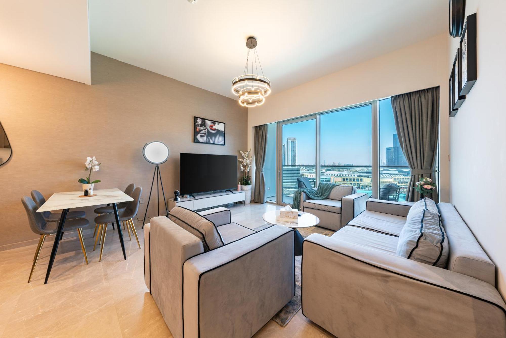 Skyline Majesty - Luxury Living With Full Burj Khalifa & Fountain Views - 1703 Apartment Dubai